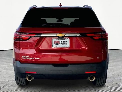 Used 2023 Chevrolet Traverse LT w/ Rear Camera Mirror Package image 6