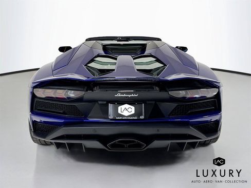 Used 2019 Lamborghini Aventador S AWD/4WD image 5