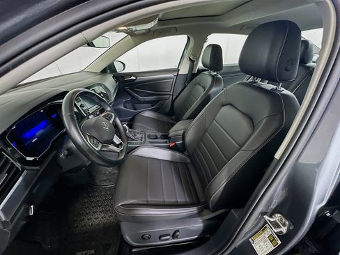 Used 2024 Volkswagen Jetta SE image 13