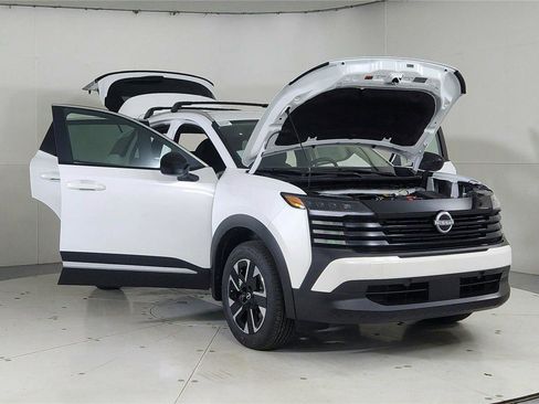 New 2026 Nissan Kicks SV w/ Cold Weather Package image 9