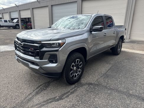 Used 2024 Chevrolet Colorado Z71 w/ Z71 Convenience Package 2 AWD/4WD image 3