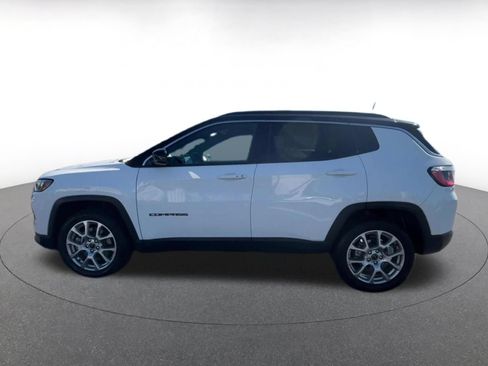 Used 2025 Jeep Compass Limited AWD/4WD image 9