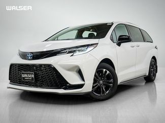 Used 2025 Toyota Sienna XSE AWD/4WD video 1