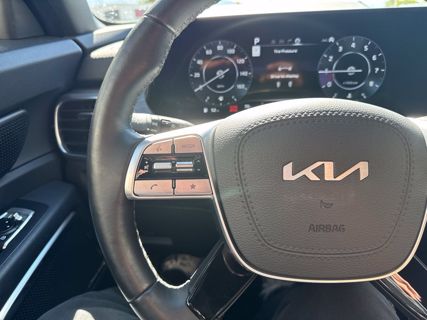 Used 2025 Kia Telluride SX X-Line AWD/4WD image 23