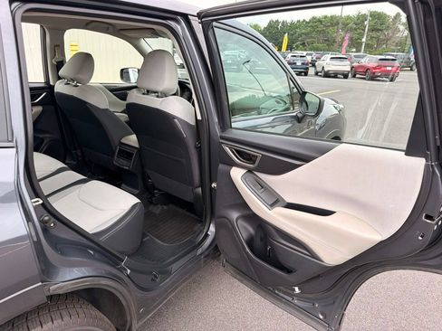 Used 2022 Subaru Forester AWD/4WD image 15