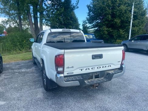 Used 2019 Toyota Tacoma SR5 AWD/4WD image 4