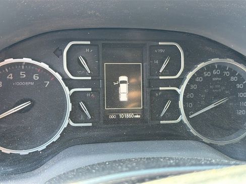 Used 2018 Toyota Tundra SR5 w/ SR5 Upgrade Package image 15