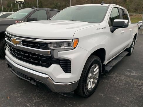 Used 2023 Chevrolet Silverado 1500 LT image 2