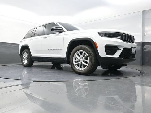Used 2026 Jeep Grand Cherokee Laredo X AWD/4WD image 19