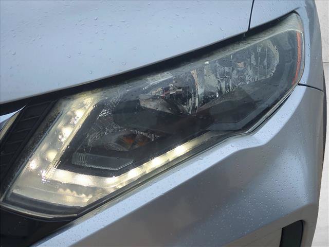 Used 2020 Nissan Rogue SV FWD image 9