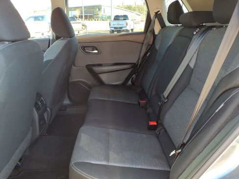 Used 2023 Nissan Rogue SV image 16