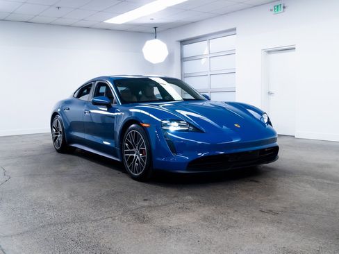 Used 2023 Porsche Taycan 4S image 26