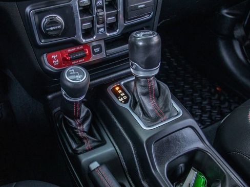 Used 2018 Jeep Wrangler Unlimited Rubicon image 17