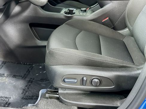 Used 2024 GMC Terrain SLE w/ Driver Convenience Package image 27