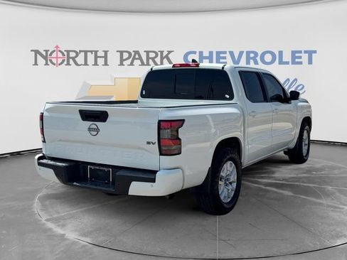 Used 2022 Nissan Frontier SV w/ Technology Package RWD image 3