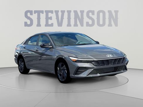 New 2026 Hyundai Elantra Sport FWD image 11