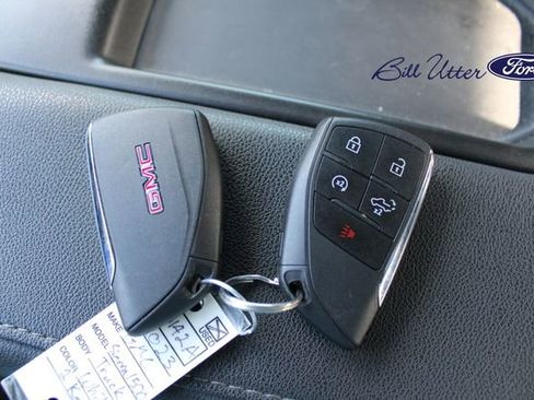 Used 2023 GMC Sierra 1500 Elevation image 11