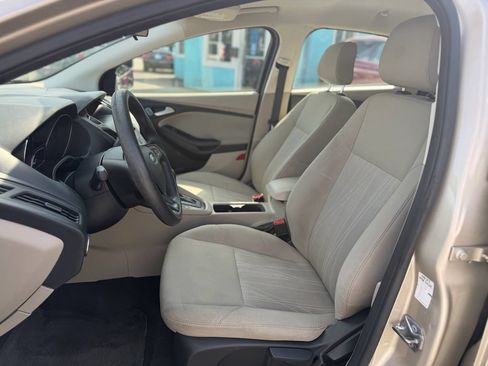 Used 2018 Ford Focus SE FWD image 9
