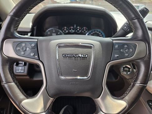 Used 2019 GMC Yukon XL Denali w/ Denali Ultimate Package AWD/4WD image 28