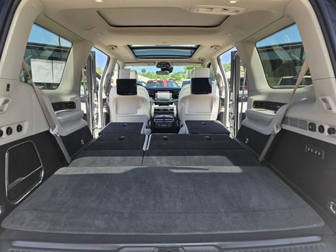 Used 2022 Jeep Wagoneer Series III w/ Premium Group I AWD/4WD image 23
