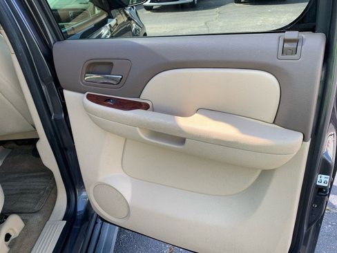 Used 2011 Chevrolet Avalanche LS RWD image 15