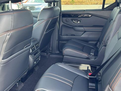 New 2025 Honda Pilot TrailSport image 18