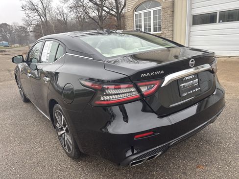 Used 2019 Nissan Maxima 3.5 SV w/ Floor Mat Group image 9