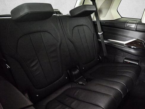 Used 2019 BMW X7 xDrive40i w/ Cold Weather Package AWD/4WD image 22