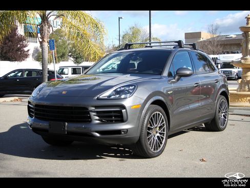 Used 2020 Porsche Cayenne E-Hybrid w/ Premium Plus Package image 4