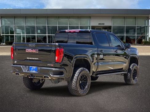 Used 2024 GMC Sierra 1500 AT4 w/ Technology Package AWD/4WD image 4