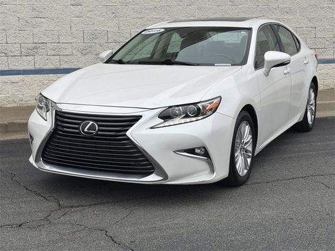 Used 2016 Lexus ES 350 w/ Premium Package w/Wood Trim image 3