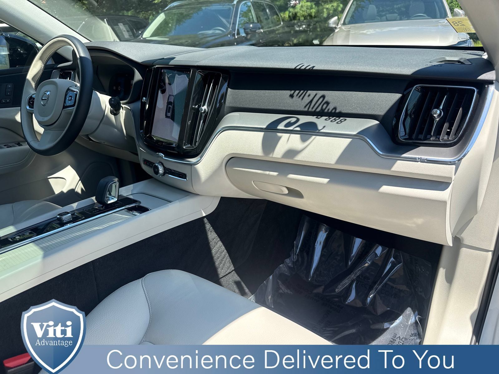 Certified 2025 Volvo XC60 T8 Plus w/ Climate Package AWD/4WD image 27