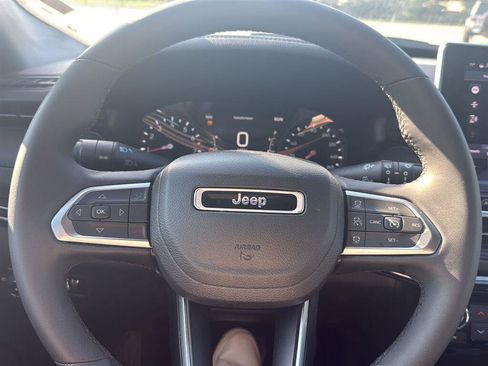 Used 2026 Jeep Compass Limited AWD/4WD image 10