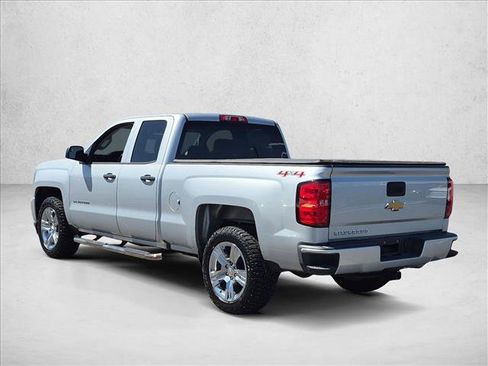 Used 2017 Chevrolet Silverado 1500 Custom w/ Custom Convenience Package AWD/4WD image 7