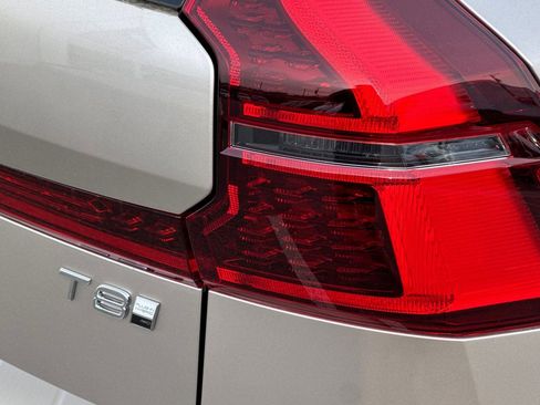 New 2026 Volvo XC60 T8 Ultra w/ Protection Package Premier AWD/4WD image 34