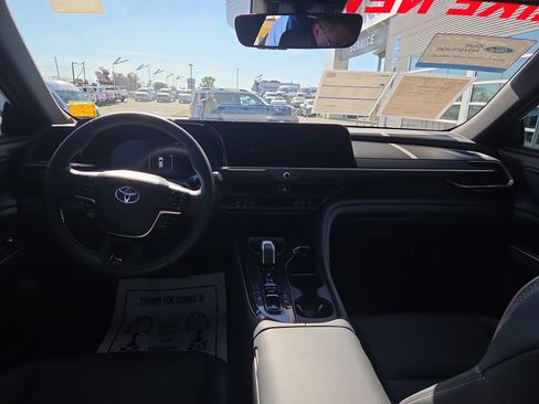 Used 2025 Toyota Crown Signia image 15