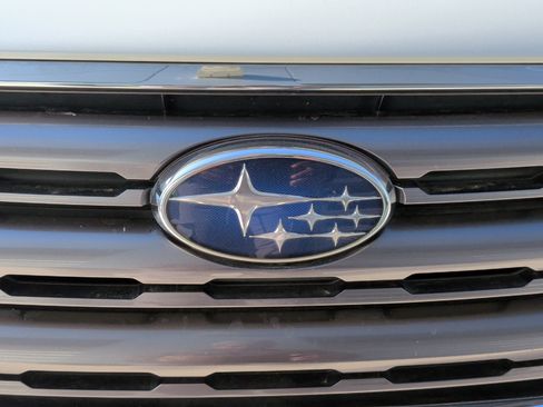 Used 2017 Subaru Outback 3.6R Touring w/ Popular Package #5A image 12