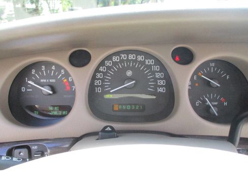 Used 2003 Buick Le Sabre Limited w/ Celebration Edition Package FWD image 16