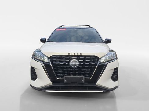 Certified 2023 Nissan Kicks SR w/ SR Premium Package image 9