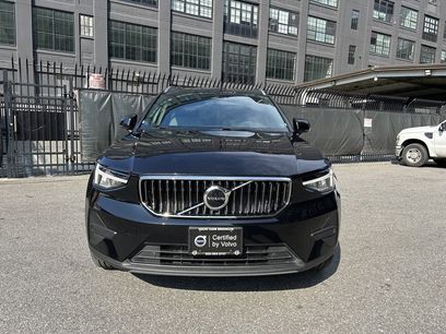 Used 2025 Volvo XC40 B5 Core
