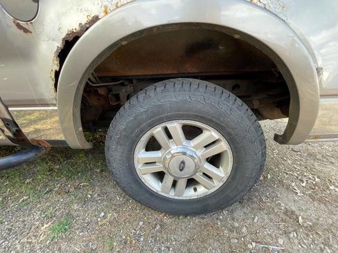 Used 2004 Ford F150 XLT AWD/4WD image 12