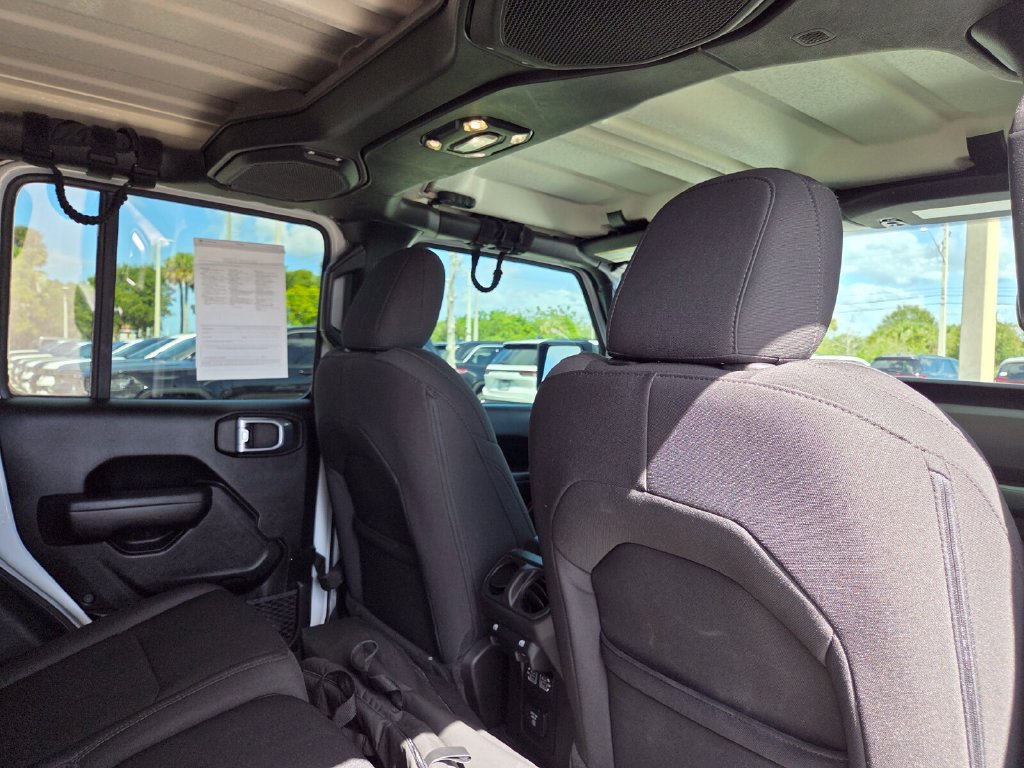 Used 2023 Jeep Gladiator Sport AWD/4WD image 17