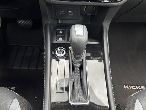 Used 2023 Nissan Kicks SR w/ SR Premium Package image 23