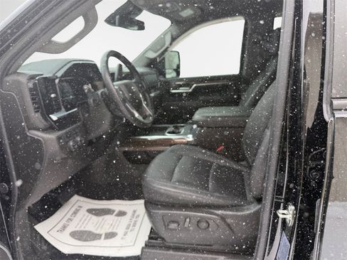 Used 2024 Chevrolet Silverado 2500 LT w/ Midnight Edition image 12