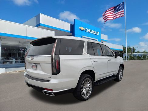 Used 2023 Cadillac Escalade Premium Luxury image 4