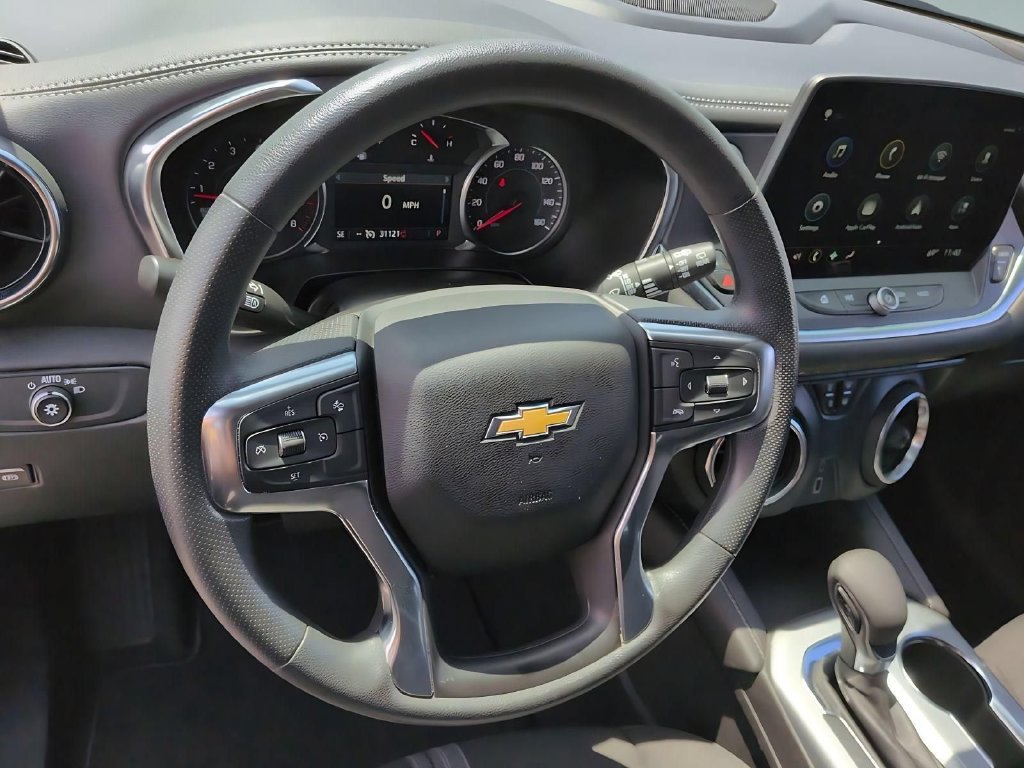 Used 2025 Chevrolet Blazer LT FWD image 11