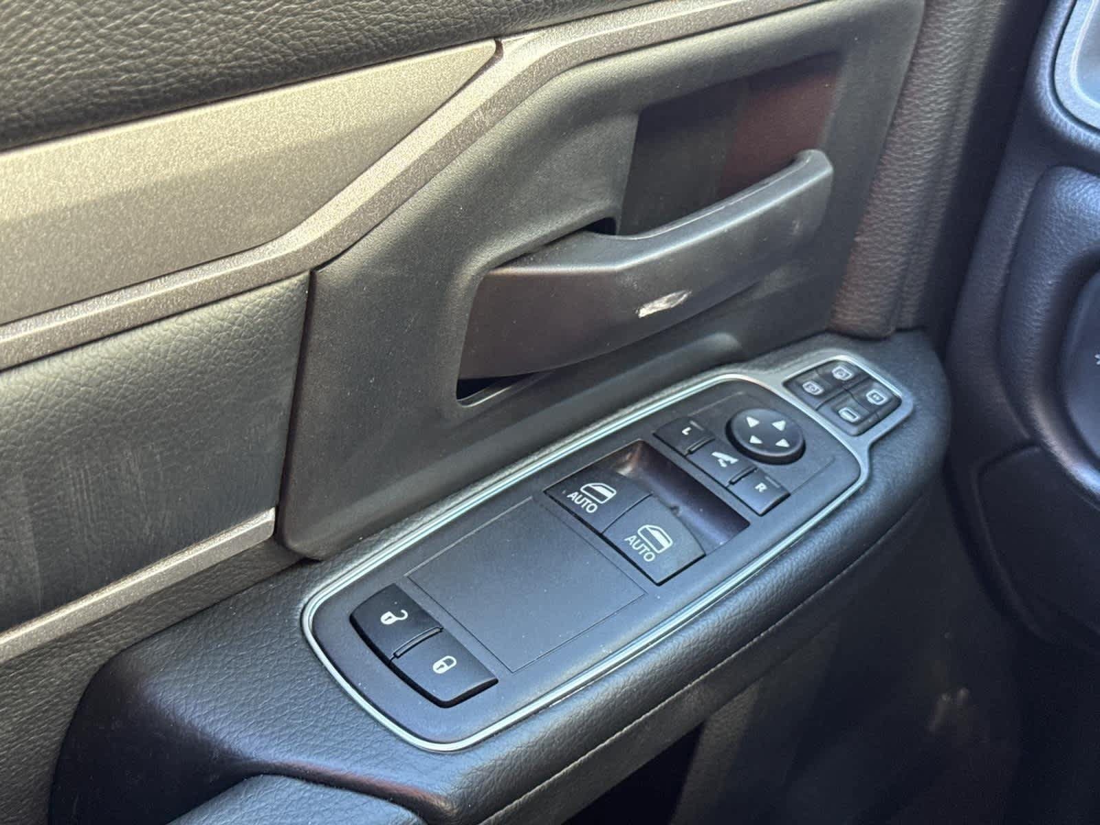 New 2024 RAM 3500 Tradesman w/ Safety Group AWD/4WD image 22