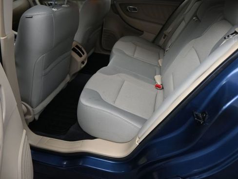 Used 2018 Ford Taurus SEL image 16