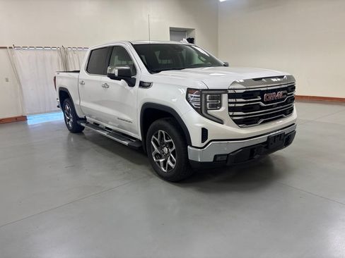 Used 2024 GMC Sierra 1500 SLT w/ SLT Premium Plus Package AWD/4WD image 2