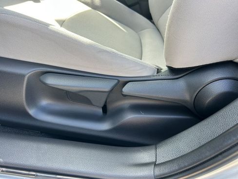 Used 2022 Toyota Corolla LE image 13